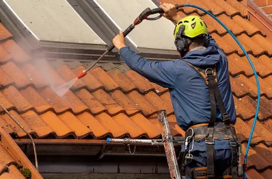 Démoussage et hydrofuge de toiture à Erp